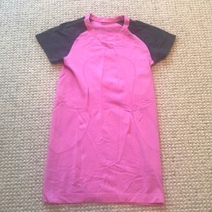 Lululemon shirt sleeved shirt